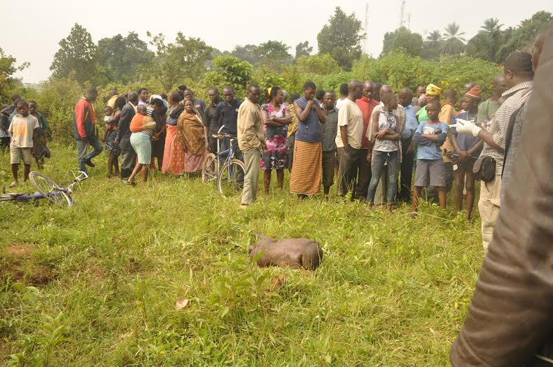 Entebbe Residents in shock as they Watch Moses Obula Eryaku's Body.