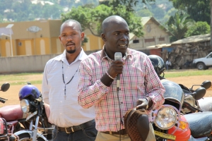 Mayor Kayanja Vincent DePaul addresing Boda Boda Riders.