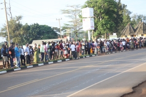 Crowd line up along Entebbe Road to welcome  pope Francis.