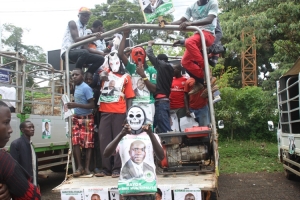 Mayor Kayanja's supporters in masks.