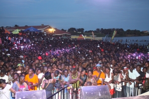 Hundreds of Holiday makers flooded the beach party.