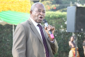 Minister Bucyanayandi addressing MAAIF Staff at the End of year party.