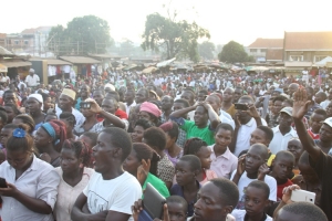 DP Supporters listen to party flag bearers.
