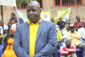 Kasozi Kiriweru warming up for Mayor Kayanja's office.