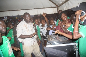 Kitooro Police Post In charge Nabutoono (R) threatening to confiscate Public Address Systems.