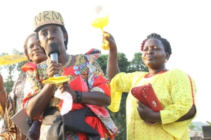 Rose Tumusiime addressing a campaign rally in Banga Nakiwogo and pledged to support widows with lawyers.