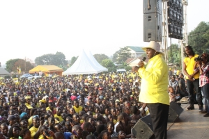 Comical man Mendo mimicking Sevo.