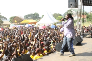 Kampala Mayoral Candidate Ragga Dee preaching his political gospel.