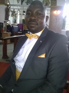 Alex Mujurizi threatened to contest for the Igara East MP seat in Bushenyi but chickened out.