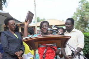 Councilor Assumpta Nakamya takes her oath.