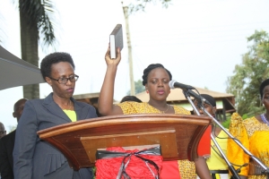 Youth Coucilor Esther Asiimwe takes oath.