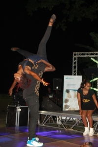 babe-spreads-legs-wide-in-the-air