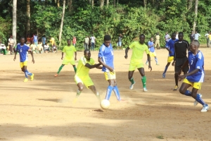 entebbe-f-cs-abraham-ndugwa-blue-dribbles-past-masavus-moses-kiggundu-the-match-ended-in-a-goalless-draw