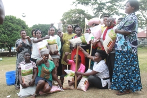 hon-rose-tumusiime-with-some-of-the-women-who-received-the-maize-seeds