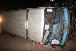 taxi-overturned-at-mpala-zone-as-it-approached-nkumba-university-stage