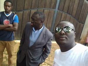 besigye-shortly-after-arriving-at-his-kasangati-residence-he-has-been-away-on-one-months-trip-to-the-uk-and-usa