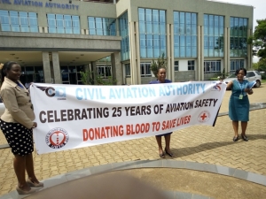 hon-tumusiime-displays-a-banner-to-officially-launch-the-blood-donating-campaign