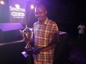 Alan Muhereza with trophy. He won the Inaugural Singleton Golf Challenge Cup.