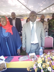 Mayor Kayanja urged the youth to be creative and learn new skills instead of wasting time waiting for white collar jobs.