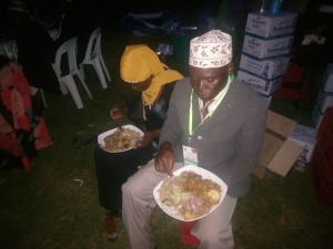 Hajji drowning in food.