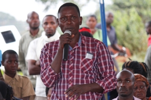 Division (A) Chairman Mutebi Michael bashing DPC Ninsiima during the Kasenyi security meeting on Tuesday.