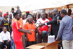 Vipers President Lawrence Mulindwa donated a set of Jerseys and soccer balls to the Entebbe Select Side.