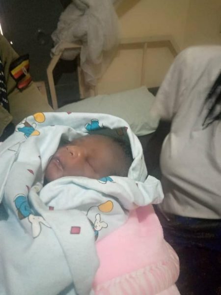 Police Officer Helps Woman Deliver a Baby Boy