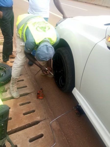 Car maintenance experts are on standby on the road