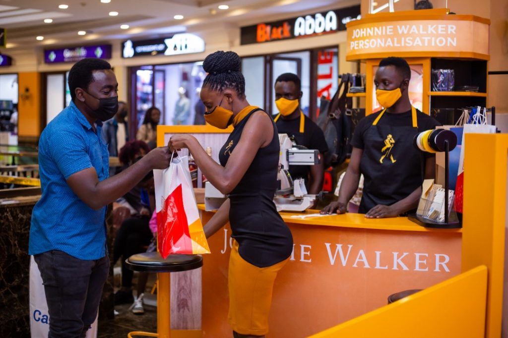 Johnnie Walker Opens up multipurpose gifting studio at Acacia mall