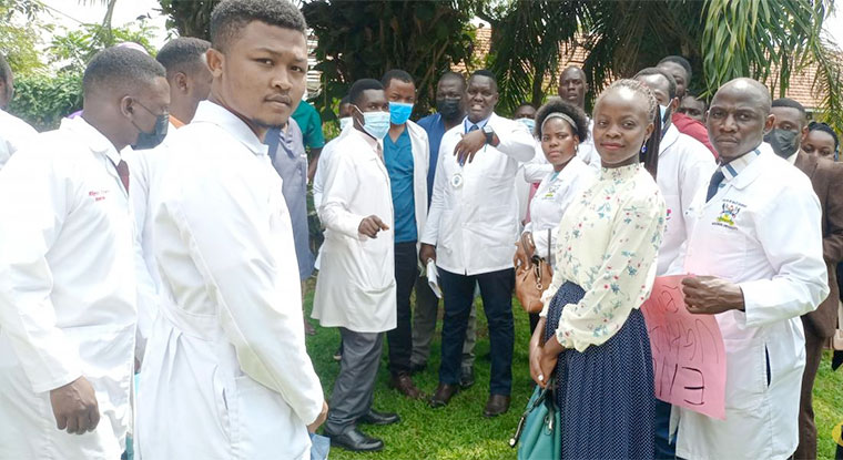 Medical workers end strike after more govt promises