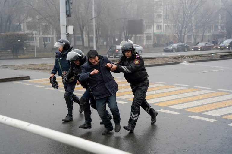Kazakh leader tells troops to shoot without warning Kazakh leader tells troops to shoot without warning