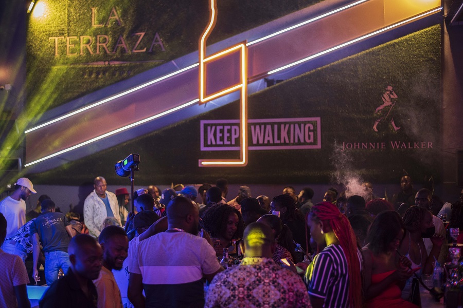 Johnnie Walker, Azawi and Zulitums dominate La Terraza Grand Opening