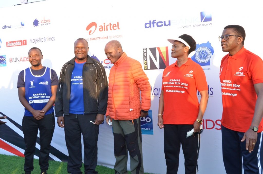 Buganda Kingdom Katikkiro Charles Peter Mayiga Commends dfcu Bank on Kabaka Run Support.