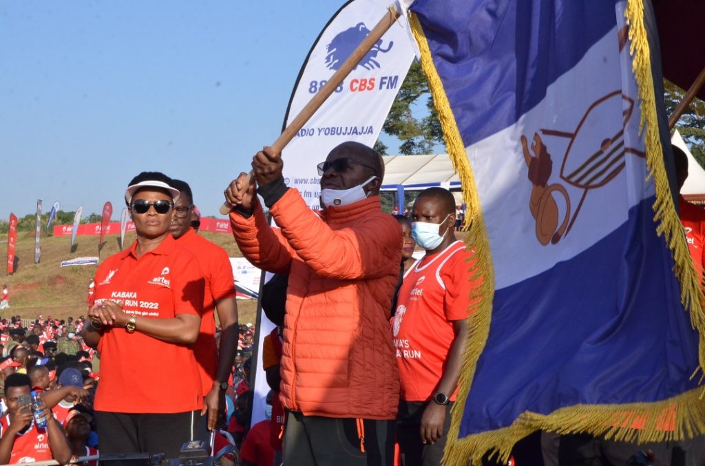 Buganda Kingdom Katikkiro Charles Peter Mayiga Commends dfcu Bank on Kabaka Run Support.