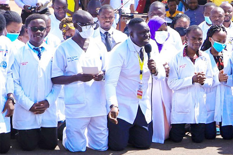Doctors’ association denies Oledo claim that it is being used by opposition to fight Museveni oledo kneeling