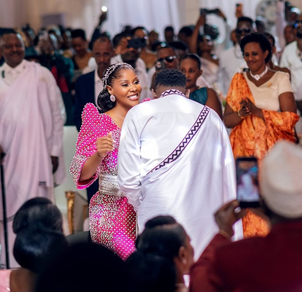 Levixone, Desire Luzinda