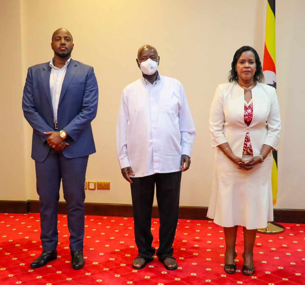 King Oyo left a young heir, says President Museveni President Museveni with King Oyo and Queen Mother Best Kemigisha